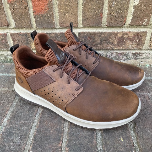Leather Casual Sneakers Size 9 Wide Fit 